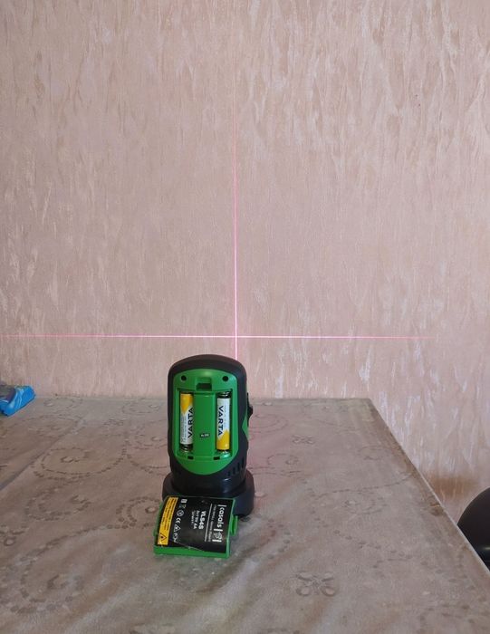 Нівелір лазерний рівень