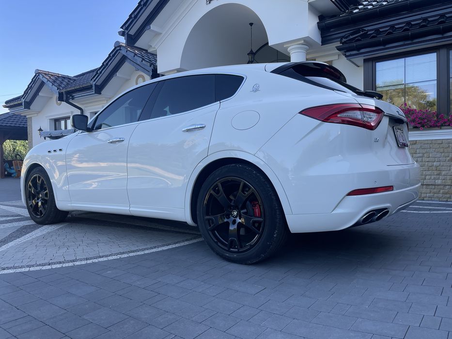 Auto do Ślubu Maserati Levante Dodge Challenger Audi S7