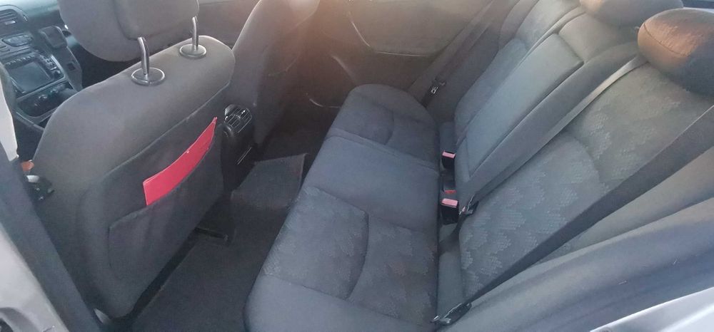Mercedes-Benz C220 CDI 2002 – Muito Bom Estado
