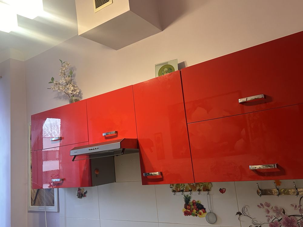 Meble kuchenne w kolorze czerwonym ( 3M)