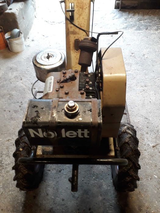 Traktorek ogrodowy dzik glebogryzarka