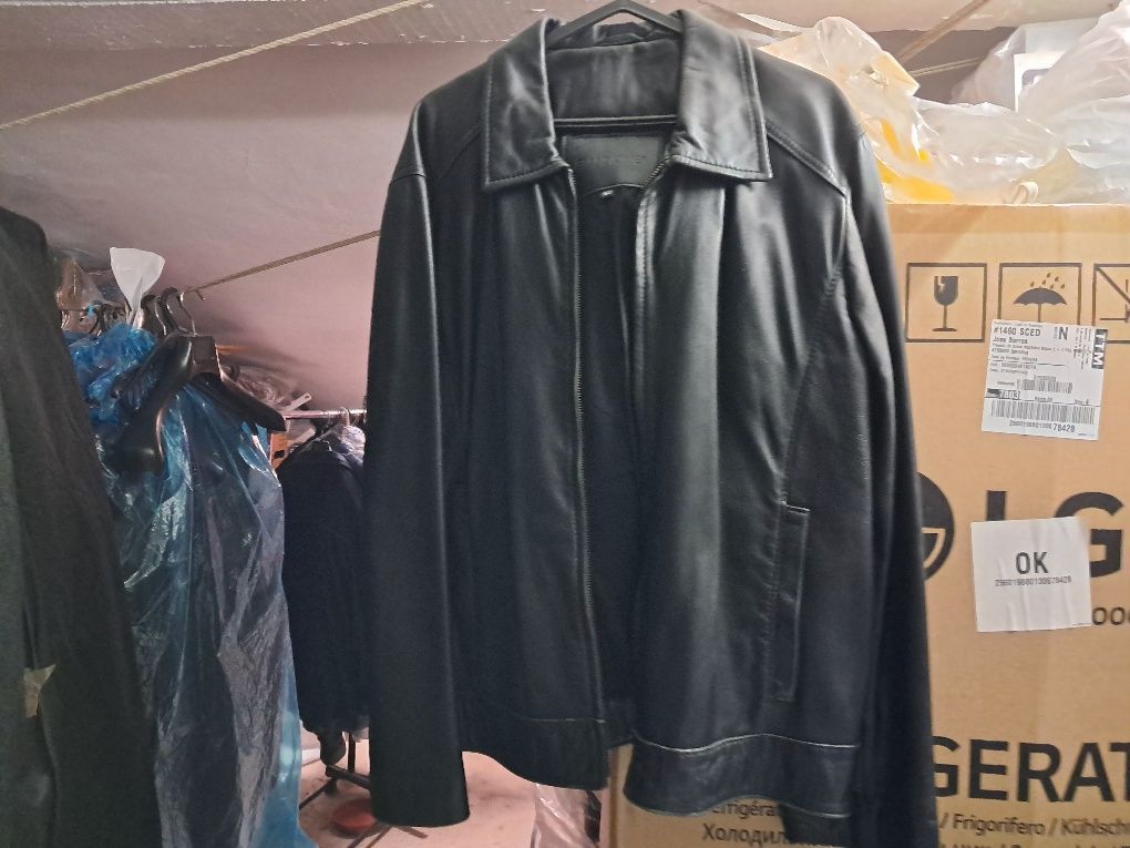 25€ Vendo casaco em pele preto da Gianone tamanho 52