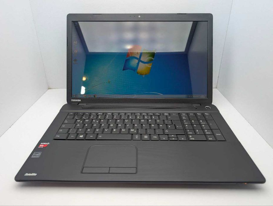Toshiba C70D-B AMD A4-5000 4ядра Ram:8gb HDD:750gb AMD Radeon HD 17.3'