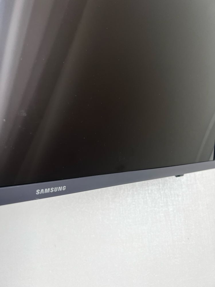 Продаю телевізор Samsung + кріплення