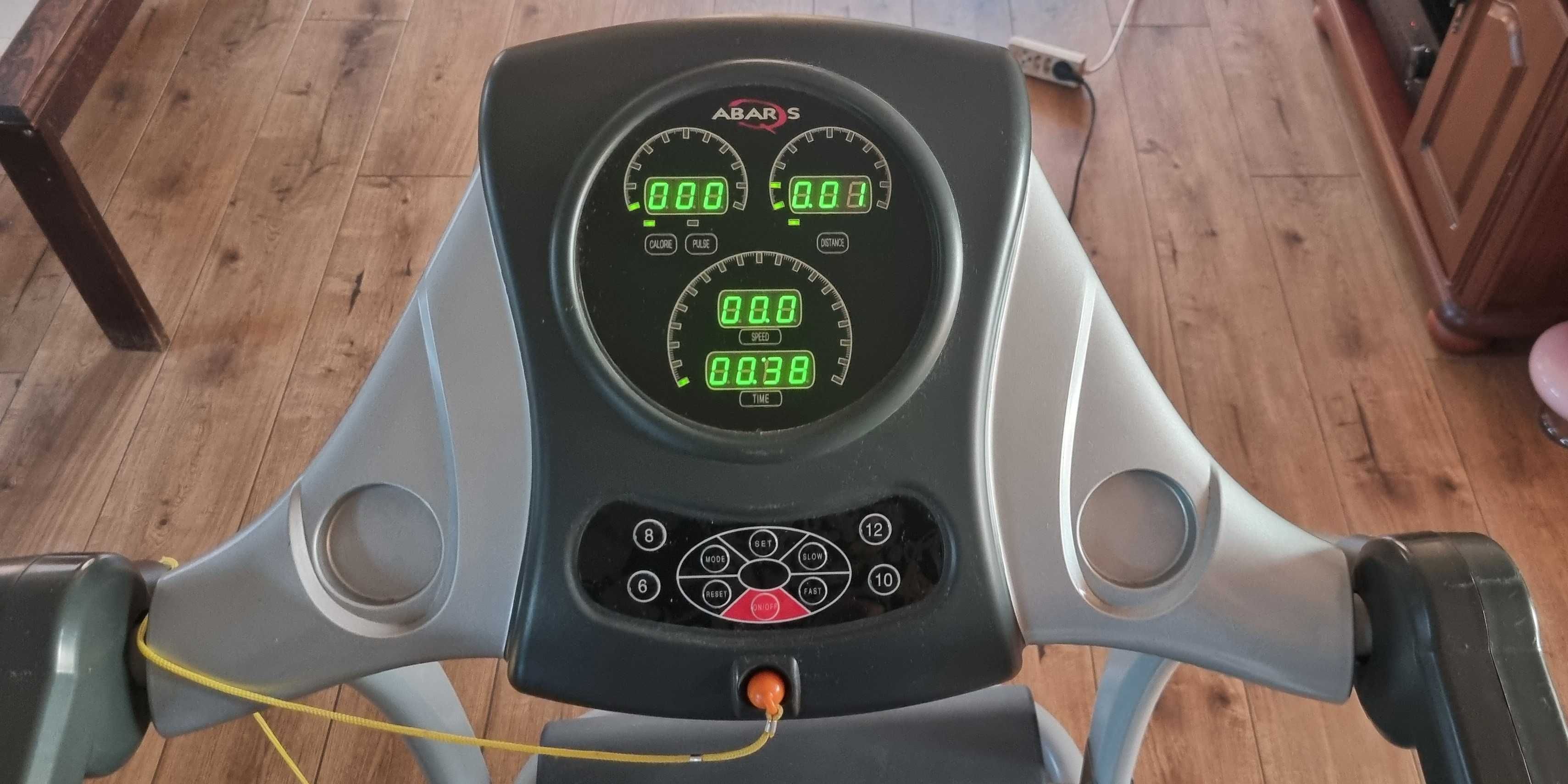 Bieżnia Abarqs BZ-1300N działająca