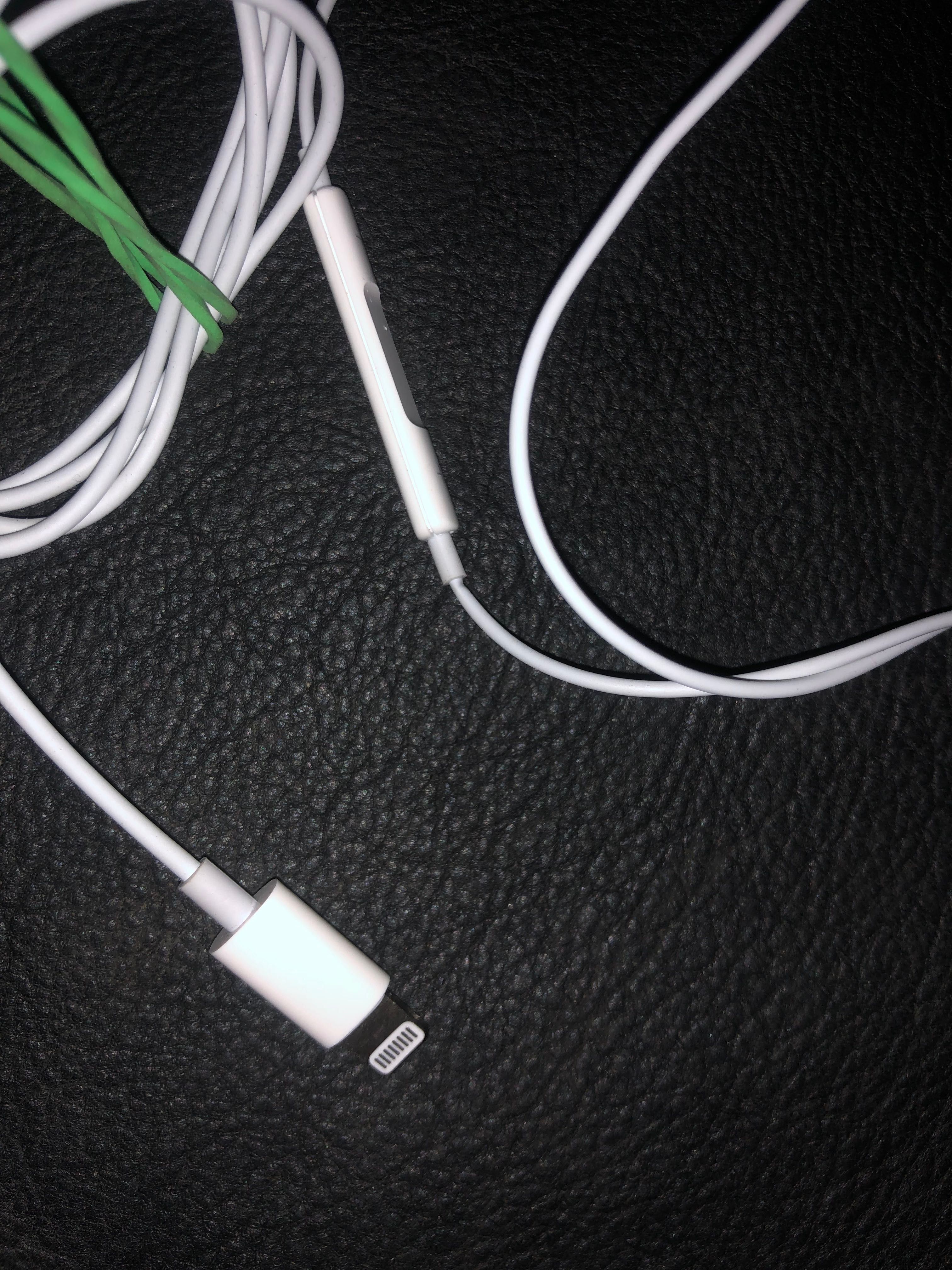 Наушники / гарнитура Apple EarPods Lightning Conector