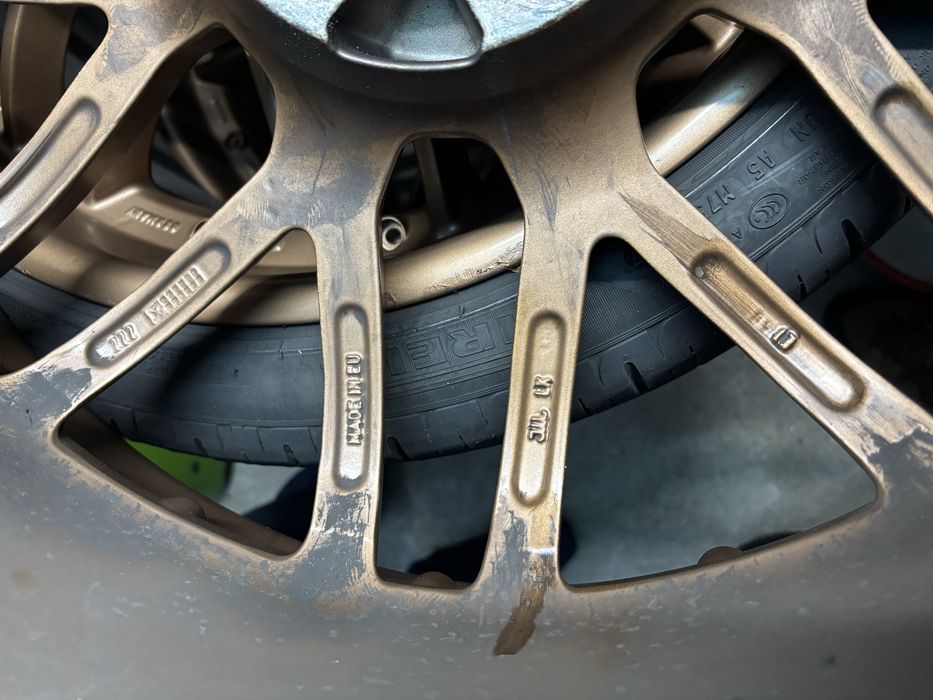 Jantes Porsche Cayenne 22x130 com pneus Pirelli