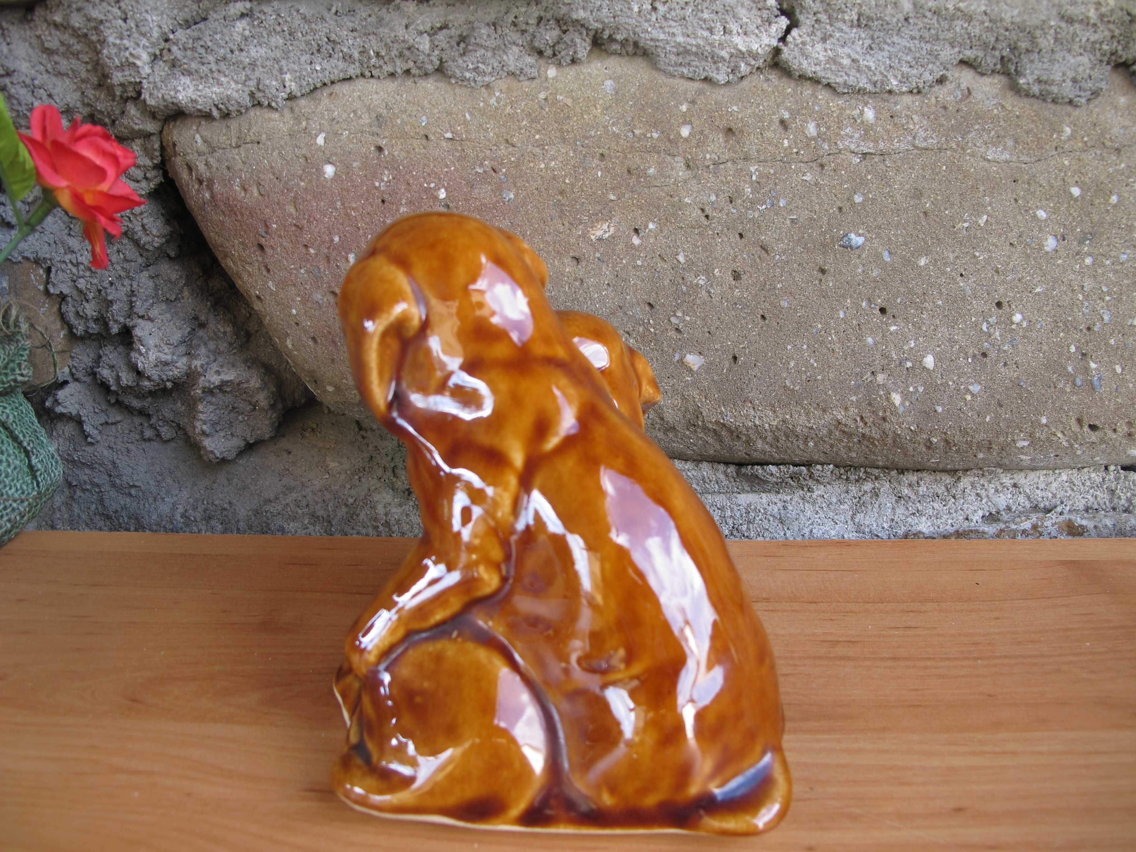 PRL - Figurka uroczych piesków z porcelitu