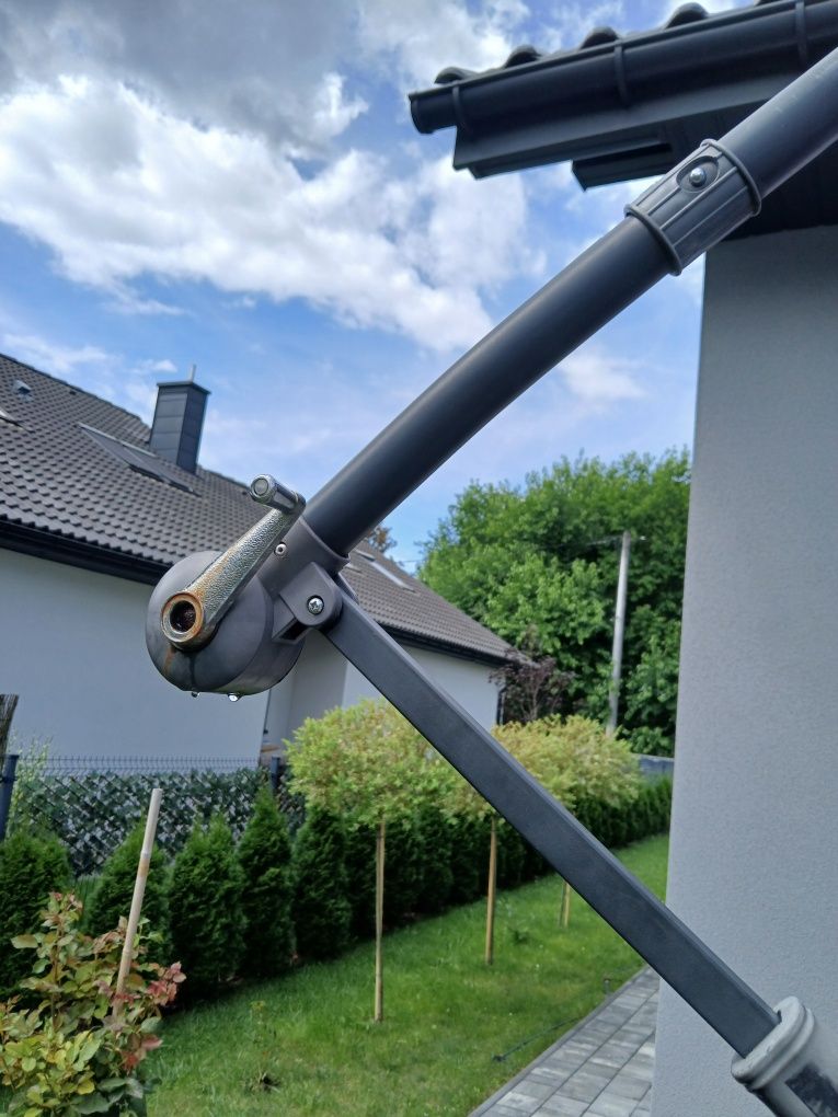 Parasol ogrodowy śre. 3,00 x wys. 2,50m