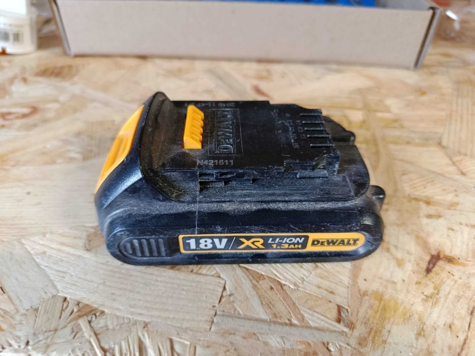 Батерея акумулятор DeWalt DCB185