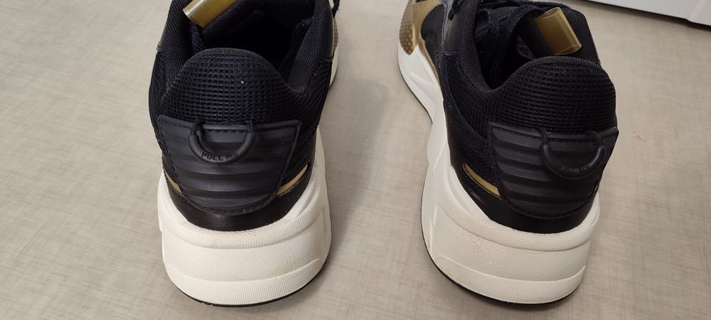 Кроссовки PUMA  р. 43 стан нових