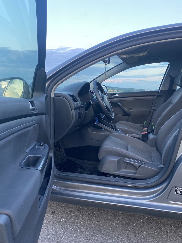 VW Golf 5 hatchback