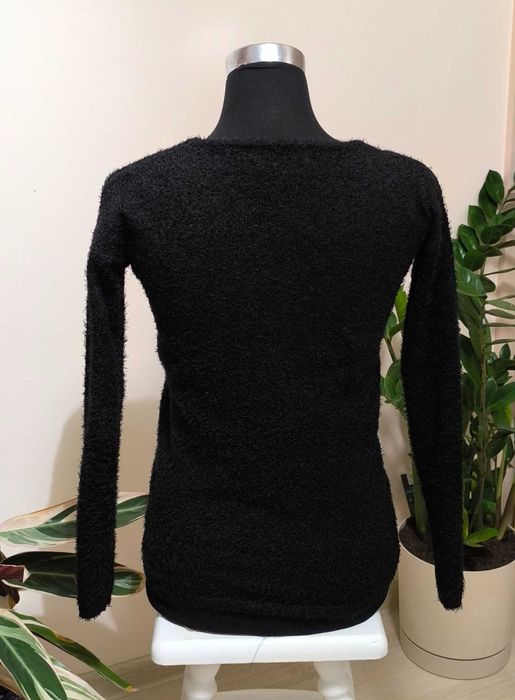 Czarny sweterek damski XS Chillin