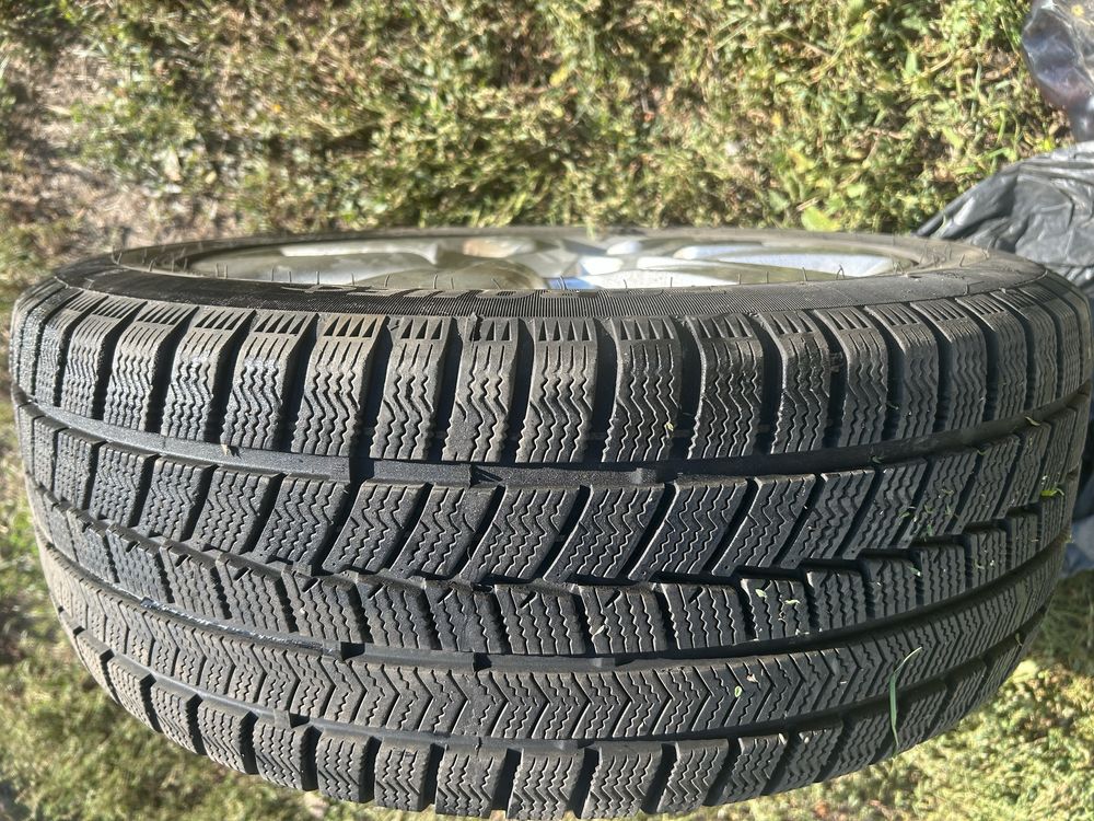Продам гуму зимову Турки Китай кількість 4шт рік 12неділя 24 року