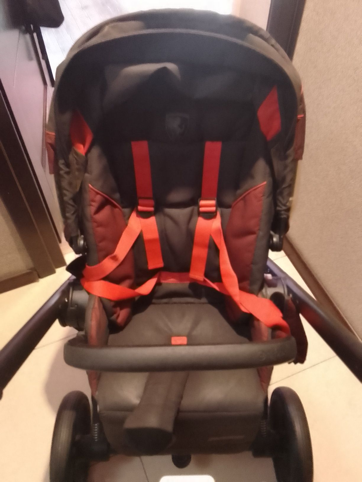 Wózek spacerowy Cybex wersja Ferrari.