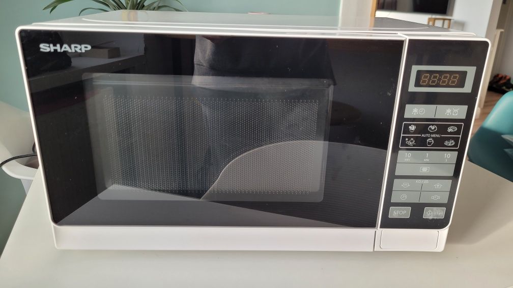 Kuchenka mikrofalowa Sharp R-242W