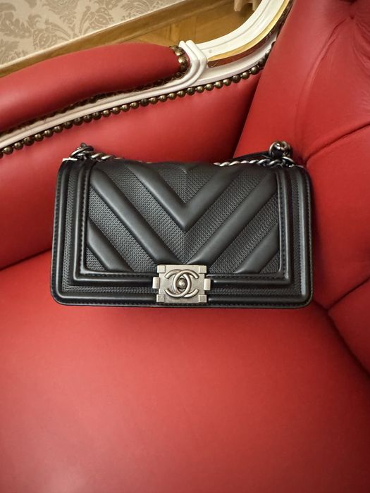 Кожаная сумка Chanel boy  номерная