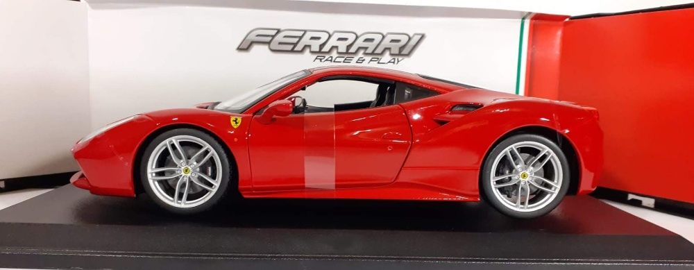 1/18 Ferrari 488GTB - Bburago R&P