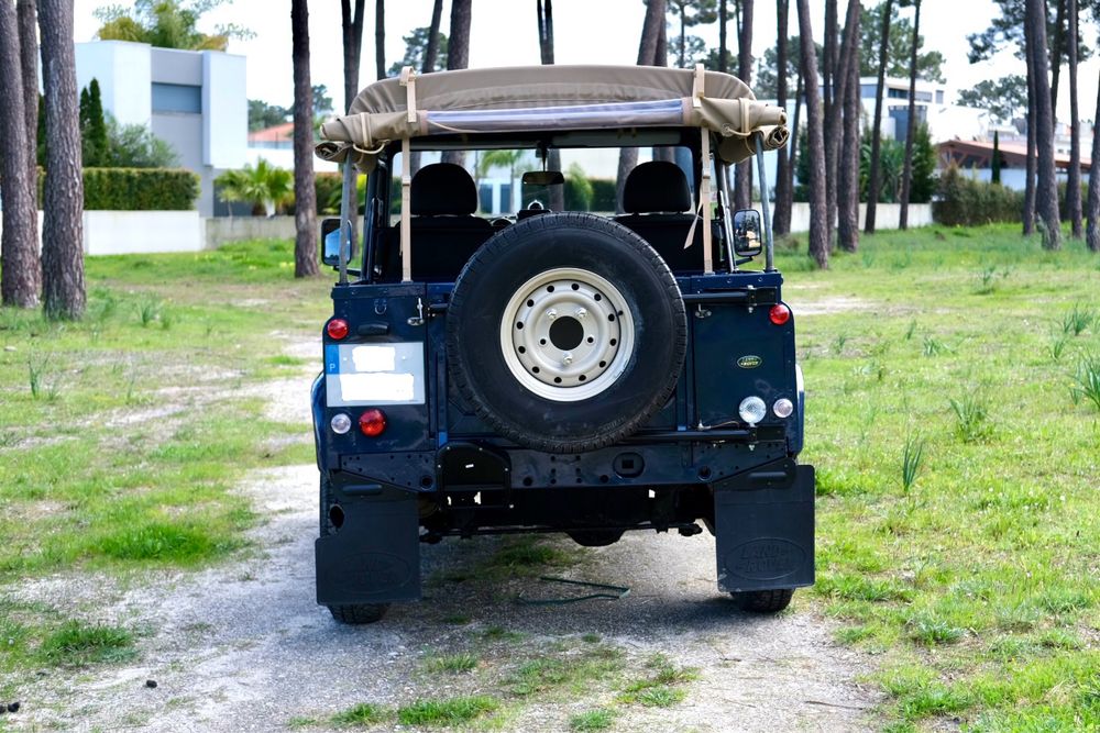 Land Rover Defender 90 SW 2.4 CRD S