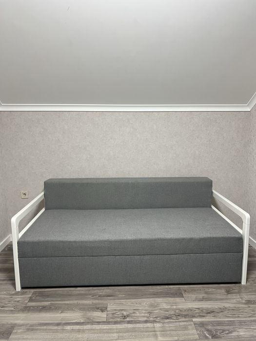 Продам диван б/у , майже новий