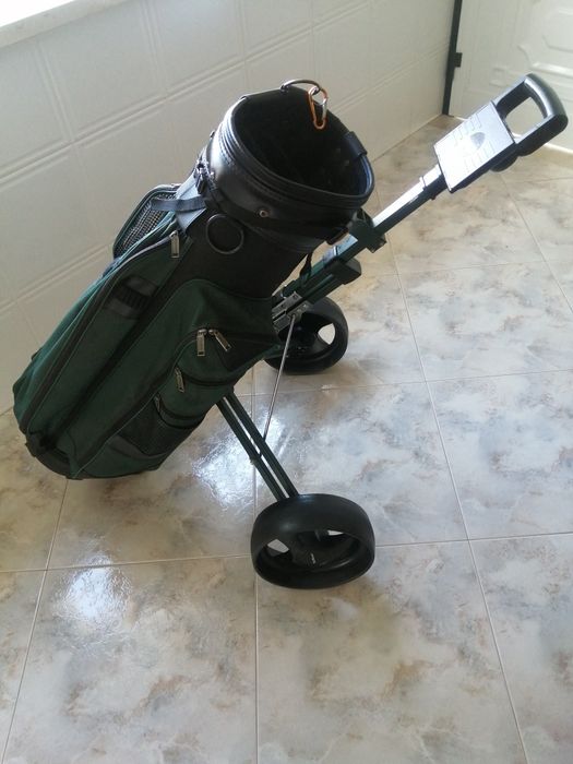Vendo saco de golfe com tacos