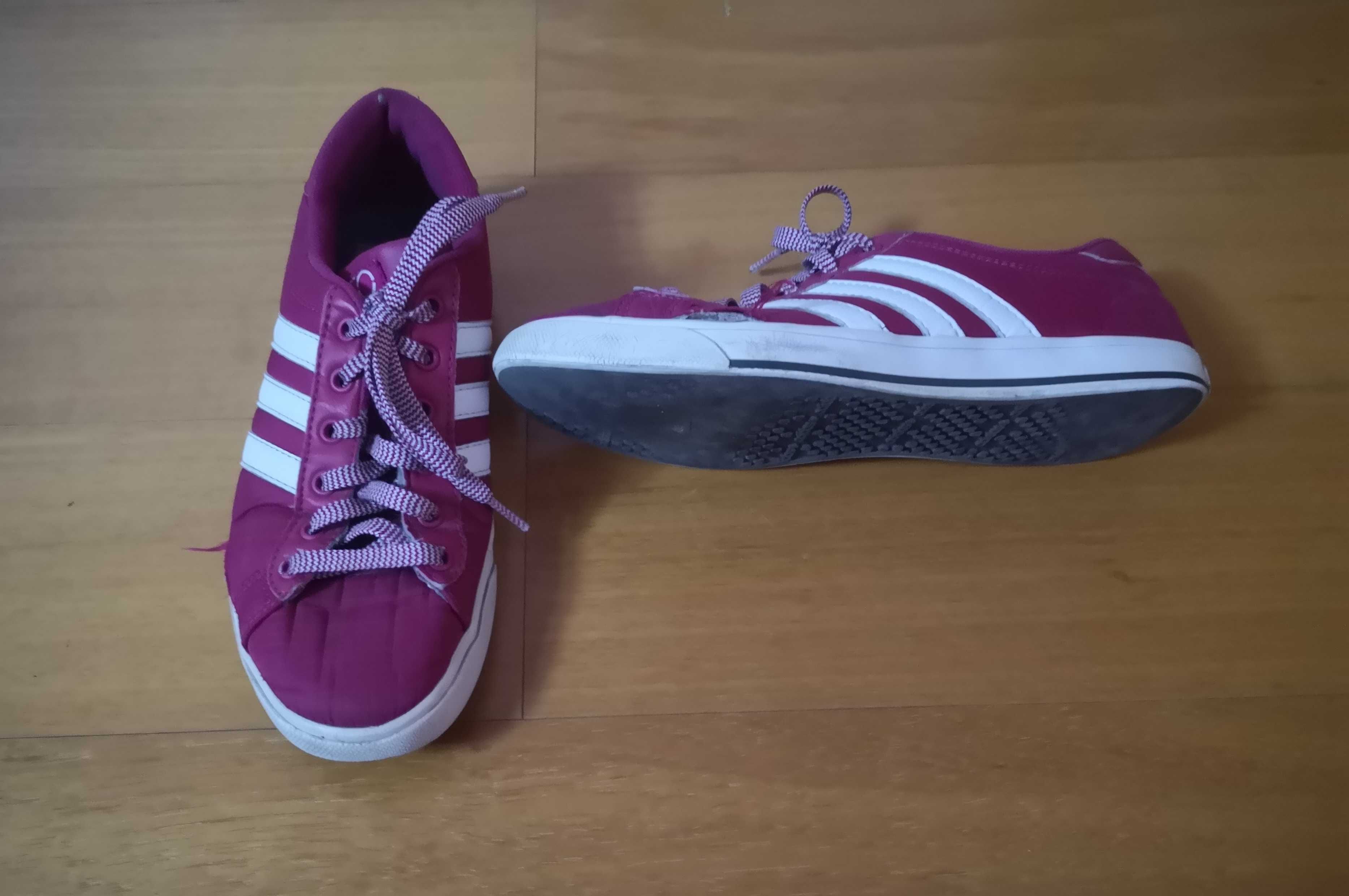 Sapatinhas da Adidas - Tamanho 37