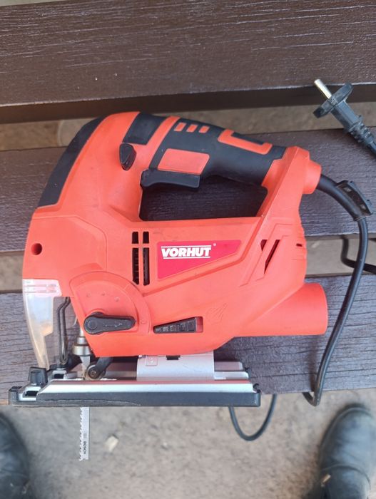 Продам лобзик 220 в 800 вт