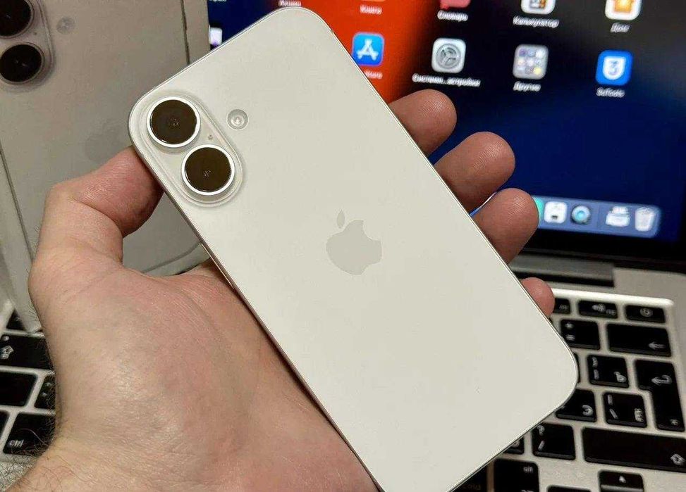 iPhone 17, 256 ГБ, SIM + eSIM