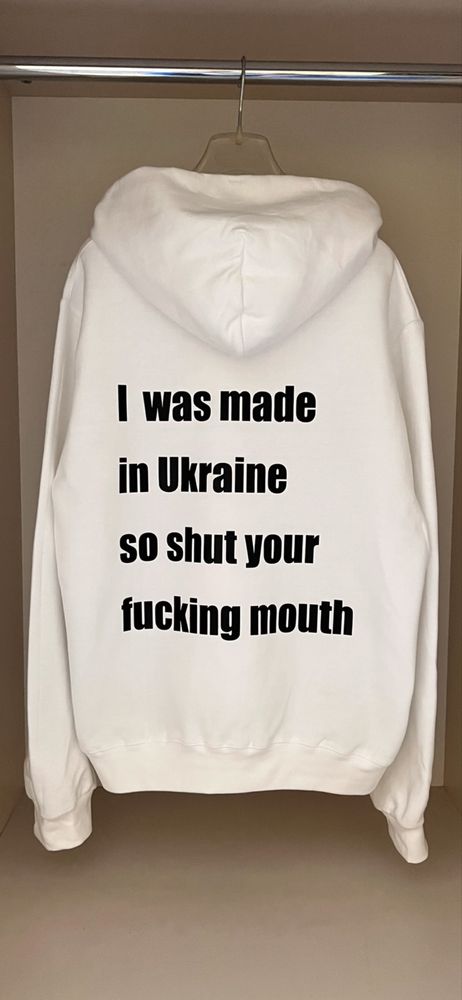 Худі з принтом на спині
