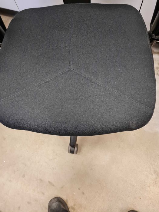 fotel biurowy Kinnarps 6000 plus z zagłówkiem