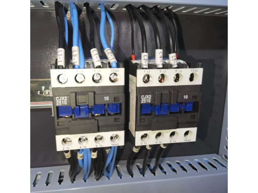 Фрезерний верстат по дереву з ЧПУ MAST 1325