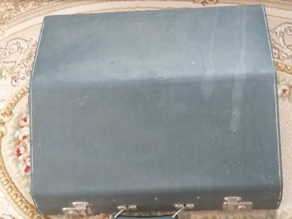 Akordeon weltmeister gigantilli V 120 basów z futerałem