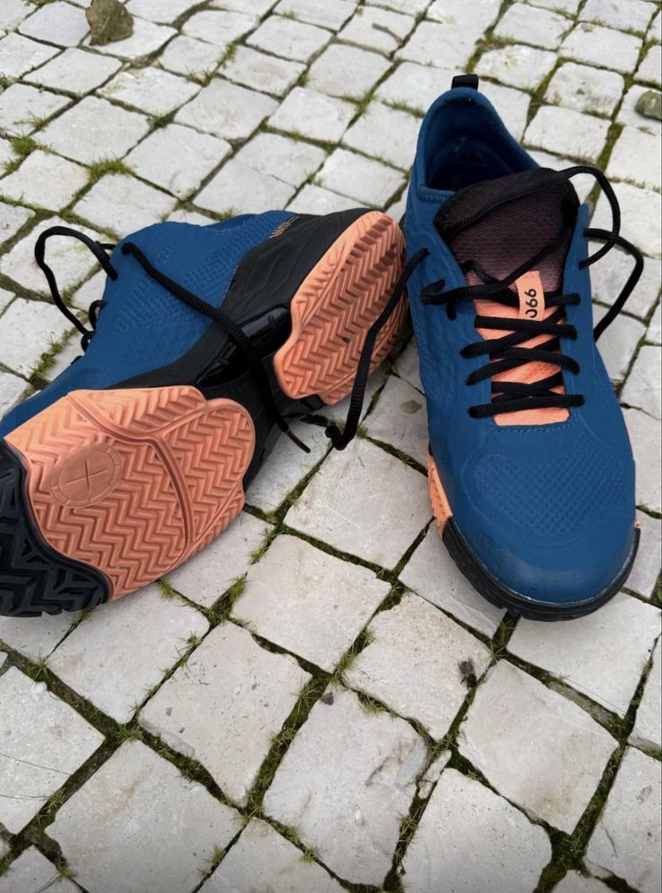 Tenis de padel em excelente estado .