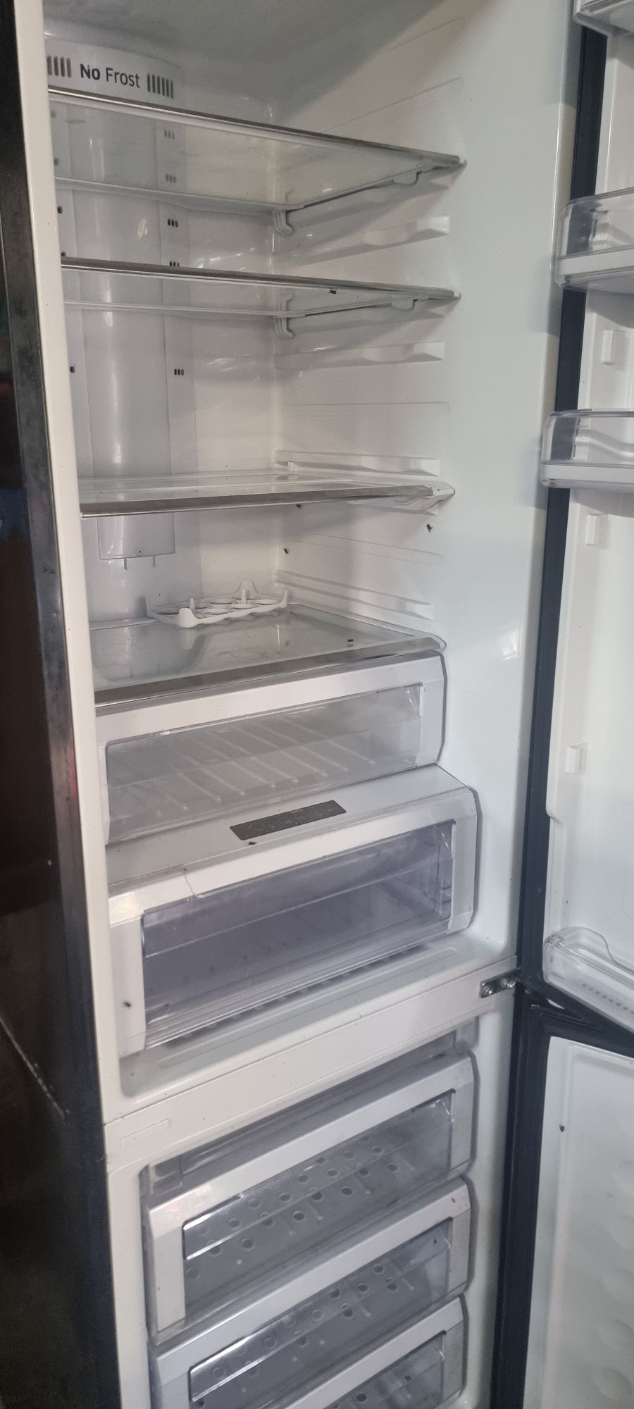 Lodówka z wyświetlaczem NO FROST- Samsung RL55VTESG