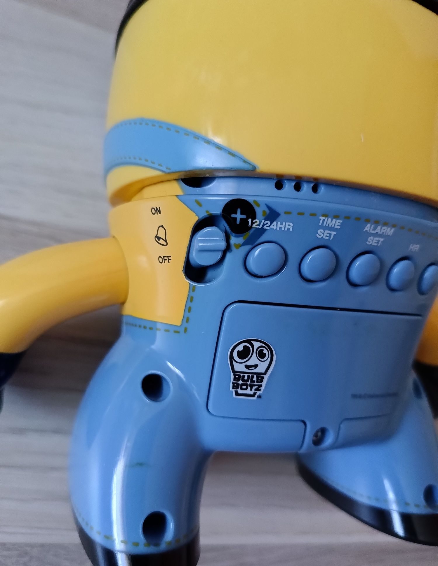 Clic Time BulbBotz Minionki Minionek Bob zegar Budzik Świeci 16cm