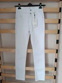 Nowe białe spodnie slim fit z wysokim stanem 36 S 8 bawełna elastan ru