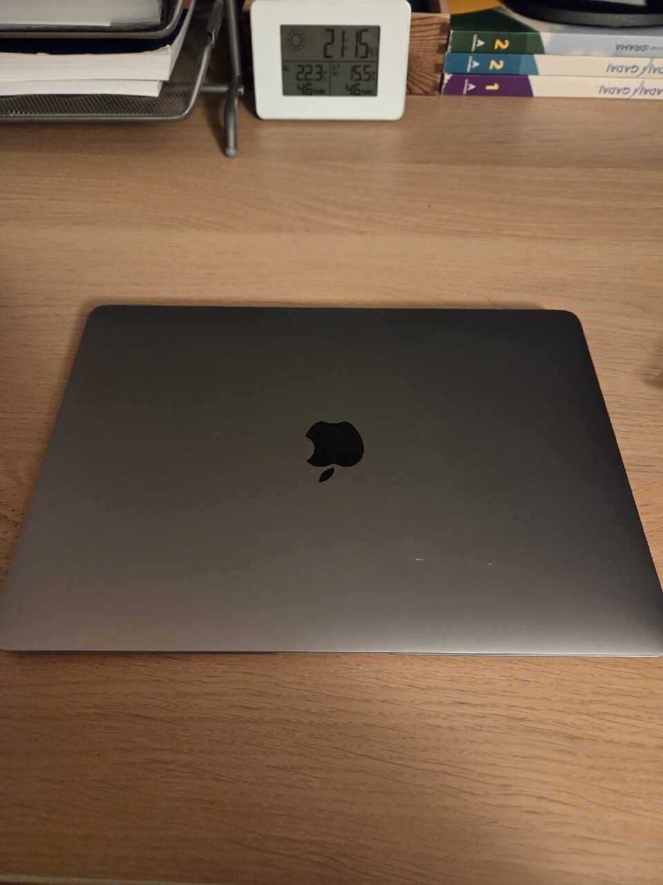 Apple MacBook Air 13" M1 2020 / 8GB RAM / 256GB SSD / Space Gray