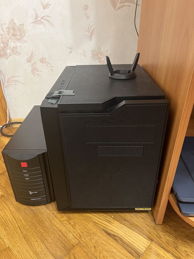 PC: Ryzen 7 3700X/32GB RAM/RTX 2080 SUPER/2TB SSD/1GB HDD/Wi-Fi+BT