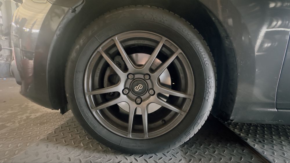 Sprzedam felgi 16 cali 5x114,3 z oponami wielosezonowymi