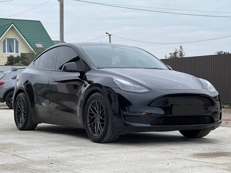 Терміновий продаж Tesla model Y