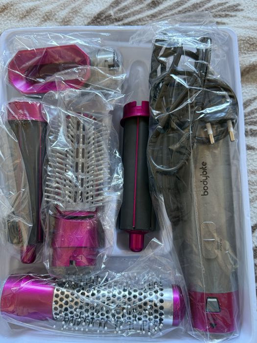 secador com 5 escovas diferentes