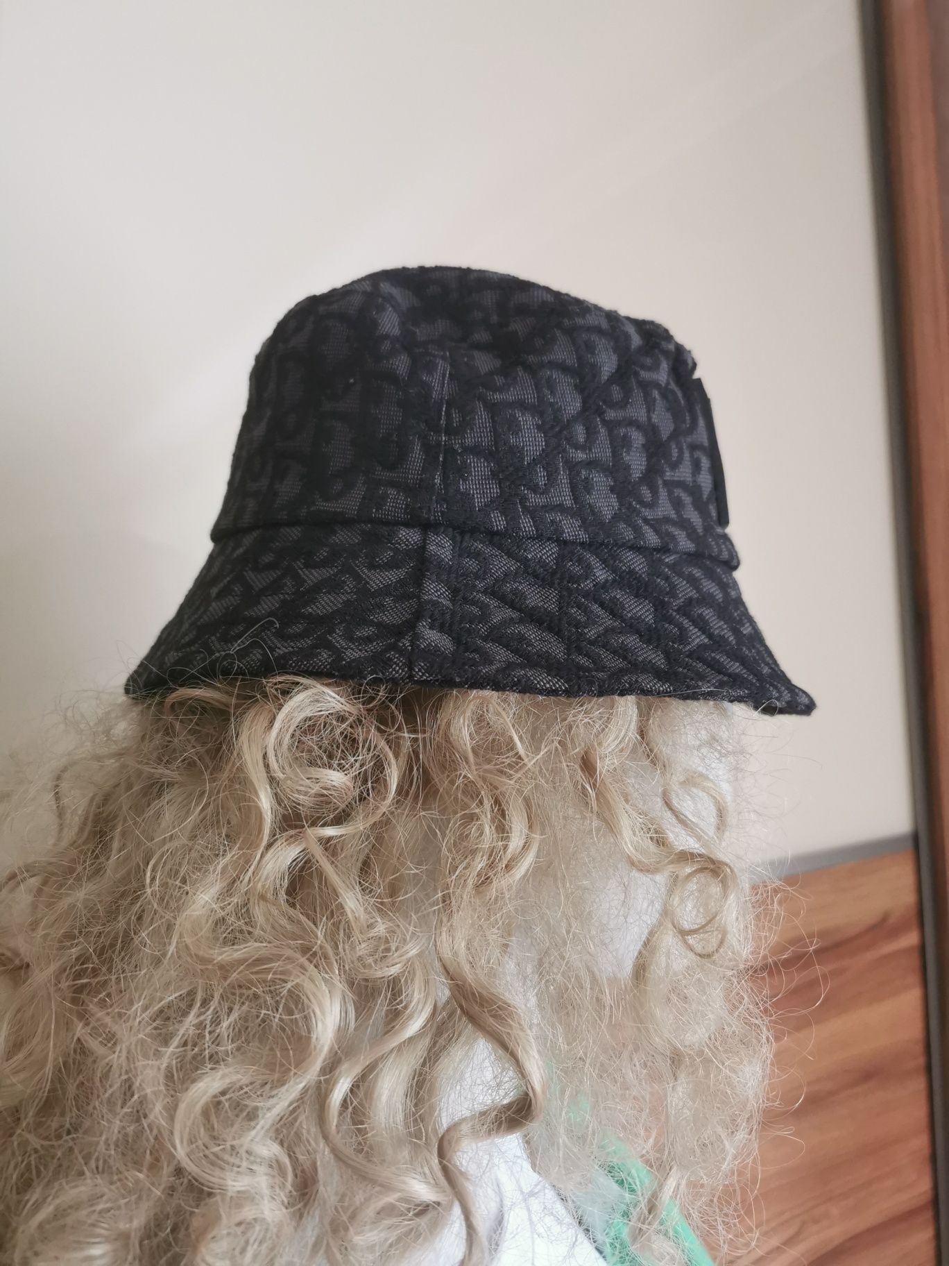 Nowy kapelusz unisex Dio w kolorze czarnym