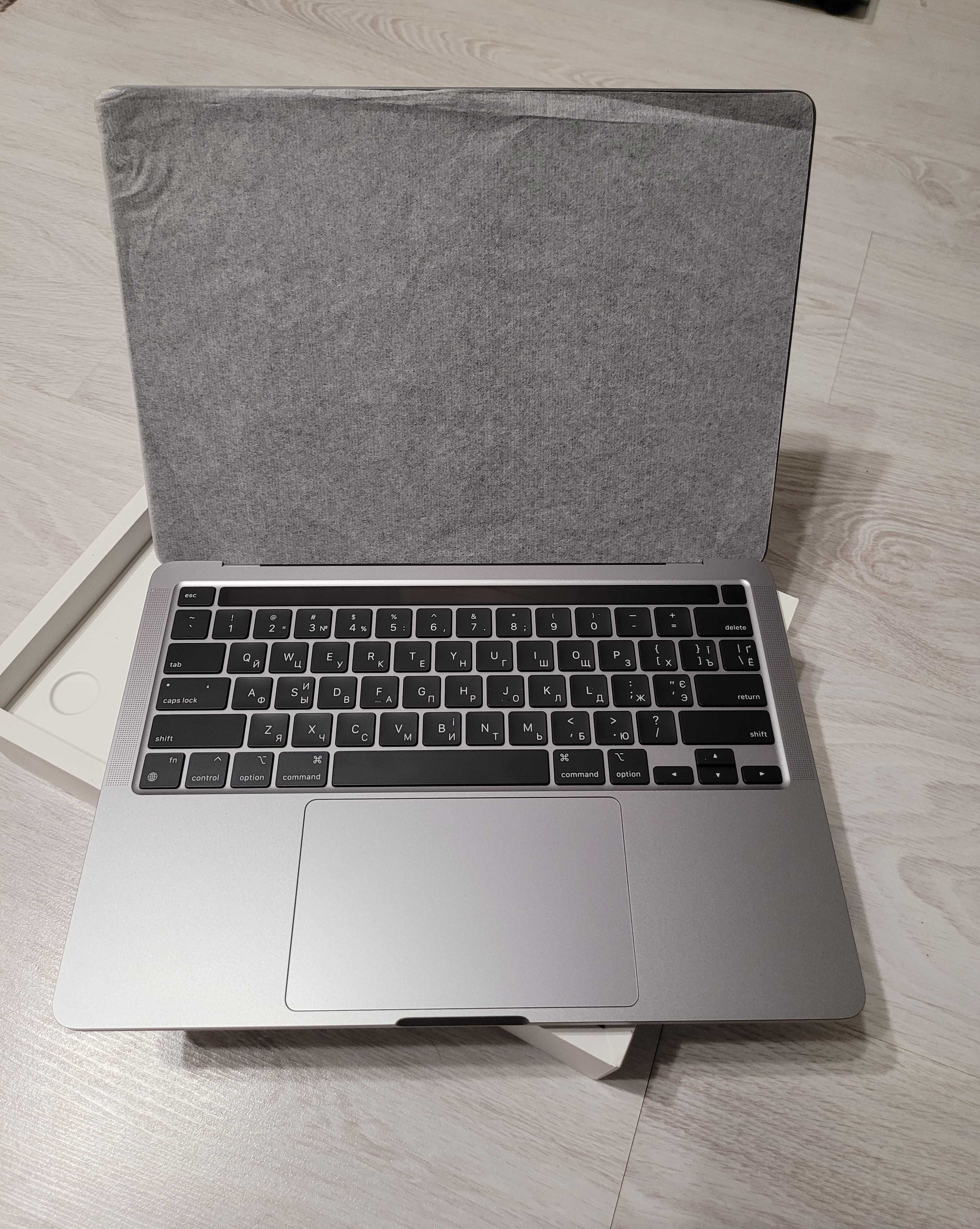 Apple MacBook Pro 13" M2 8GB/512GB Space Gray (MNEJ3)