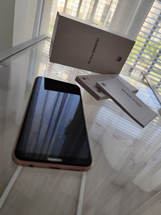 Смартфон Huawei P20 Lite 64 ГБ / 4 ГБ