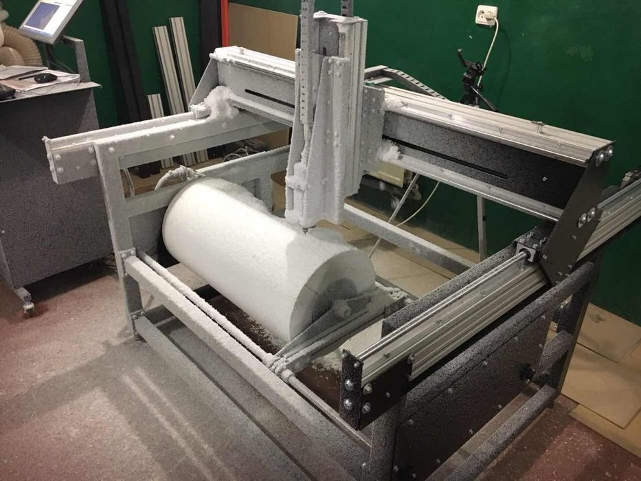 Фрезерний ЧПУ станок по пінопласту і дереву
