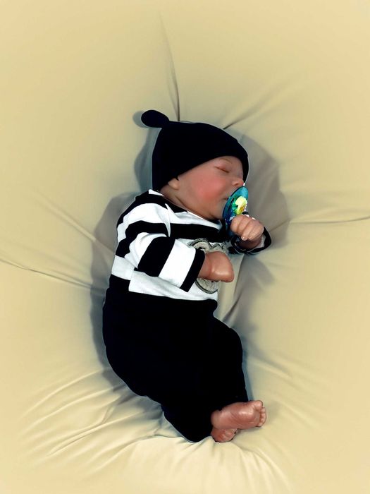 PIĘKNA PRZYJAZNA Laleczka Śpiąca Dzidzia Trafiony PREZENT