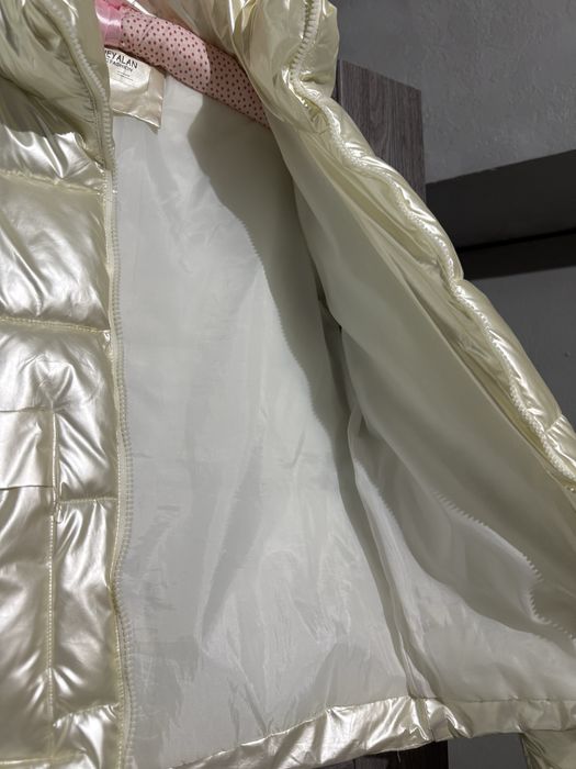 Курточка жіноча біла