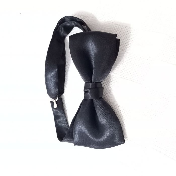 Laço preto acetinado