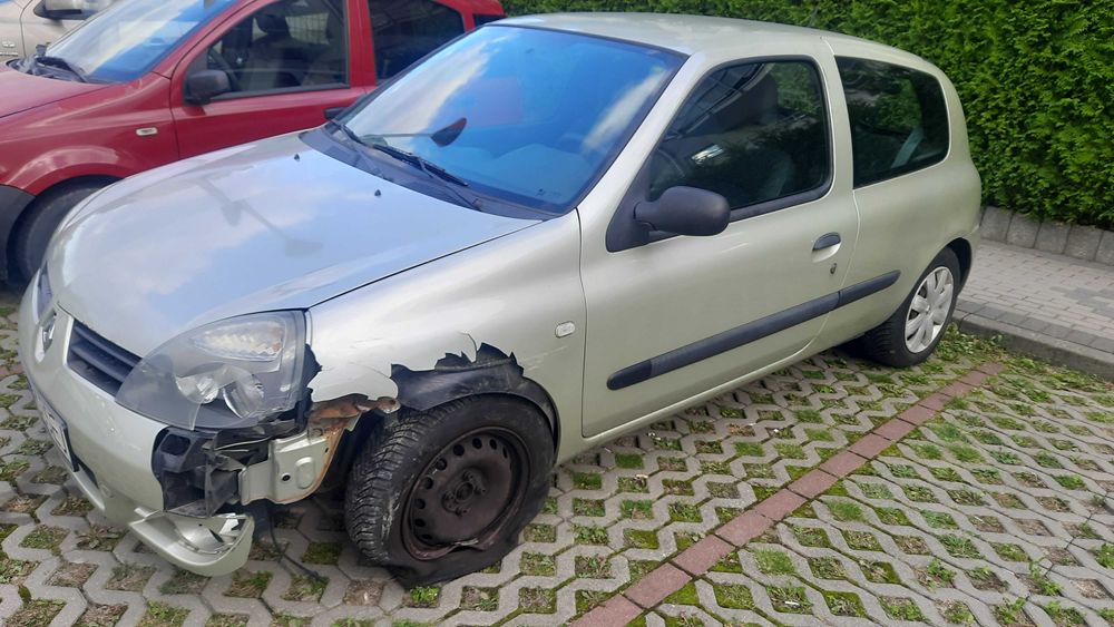 Renault Clio 2007 mały przebieg uszkodzony
