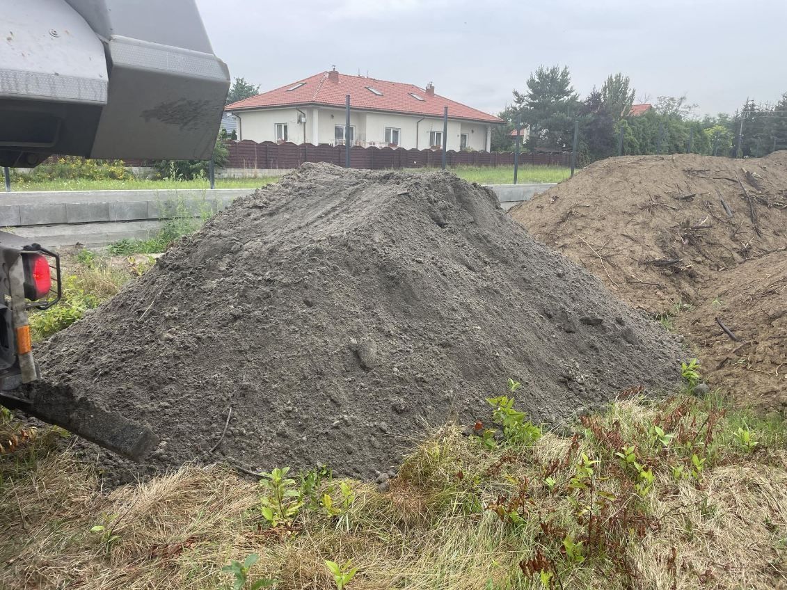 Ziemia na podniesienie,wyrównanie terenu. Zapewniamy transport.